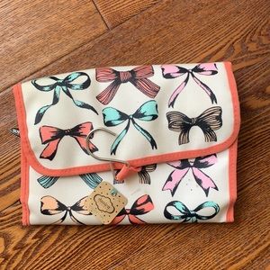 Adorable new pastel bow patterned toiletry bag